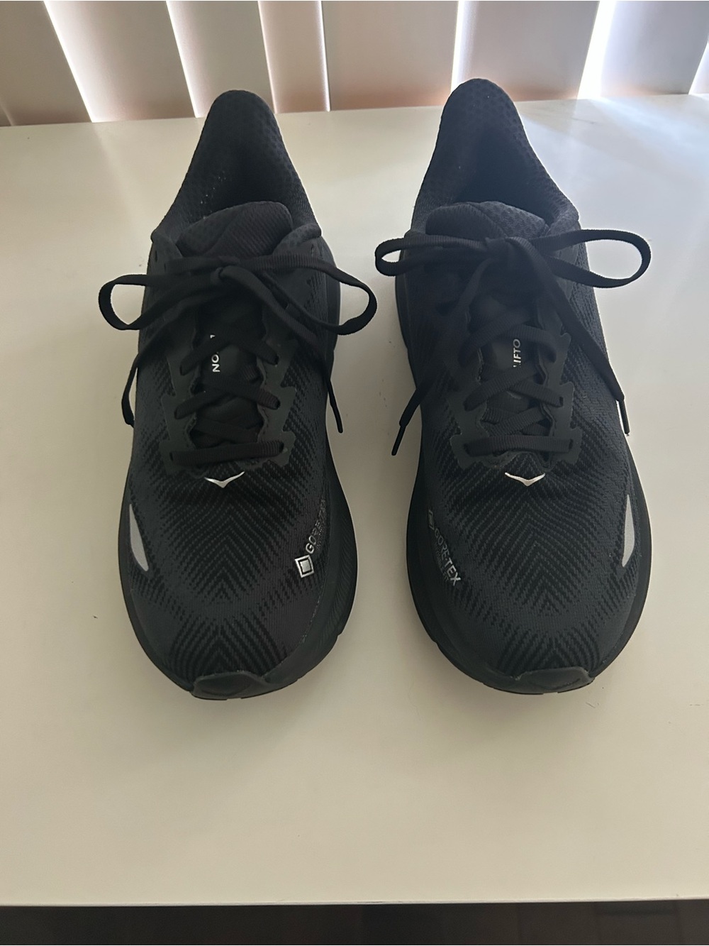 HOKA Clifton 9 GTX Gore-Tex Black Running Women Shoes Size 8B Like New!